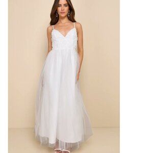 Lulus Graceful Beauty White 3D Floral Tulle Sleeveless Maxi Dress Medium New NWT